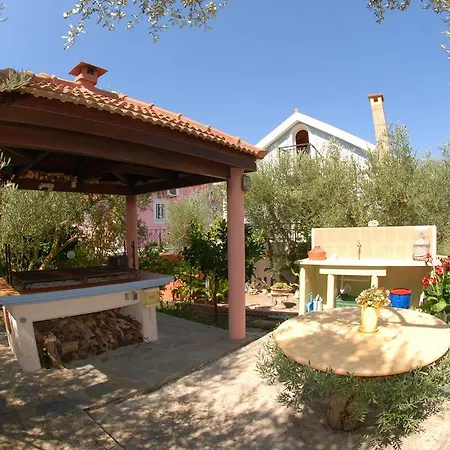 Aeolos Kefalonia * Helmáta